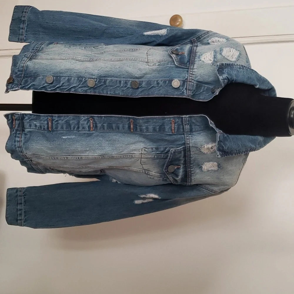 Distress Jean jacket - Picture 2 of 5